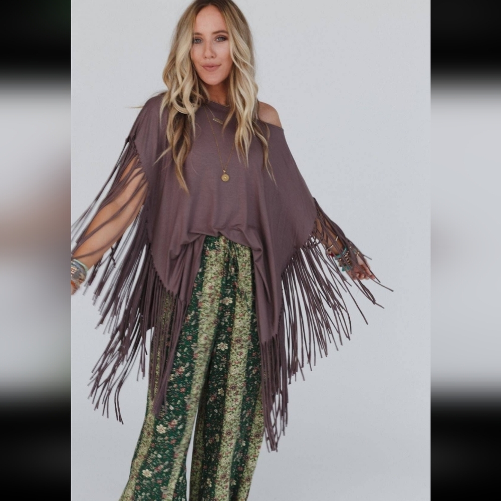 NWT Western Showstopper Fringe Top - Mocha